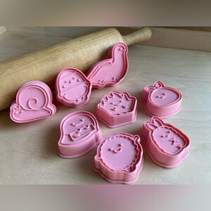 Kawaii Japanese Anime Sumikko Gurashi  Plastic Cookie cutters shapers molds